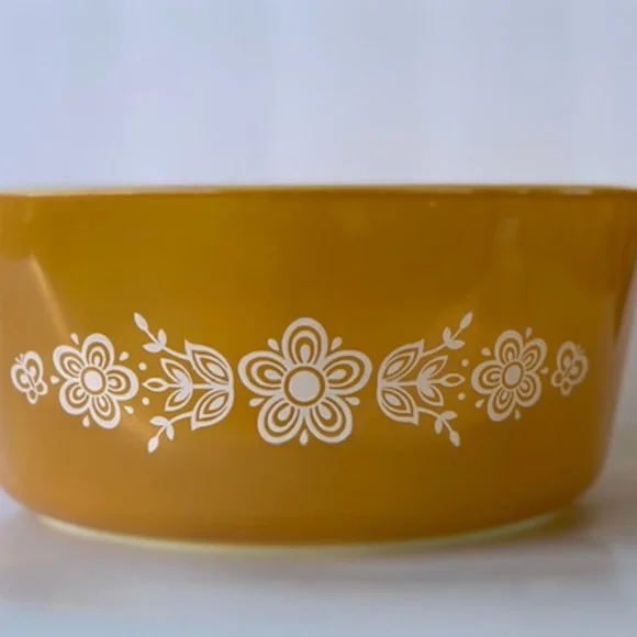 Vintage Pyrex Yellow Butterfly Gold 2.5 Quart # 475-B Casserole Dish - Picture 2 of 8